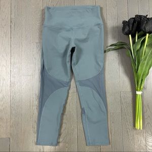 alo yoga Light Grey Sheer Cropped Gym Leggings